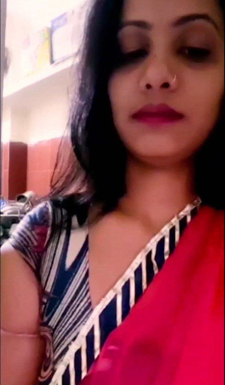 Kadak maal wali bhabhi