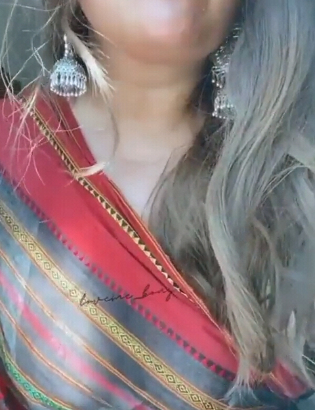 Bhabhi without Blouse