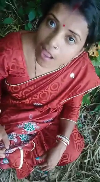 Bhabhi khet par aa gayi