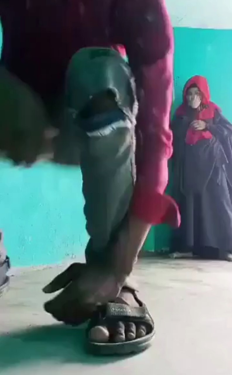 Raise your legs Muslim Gf 