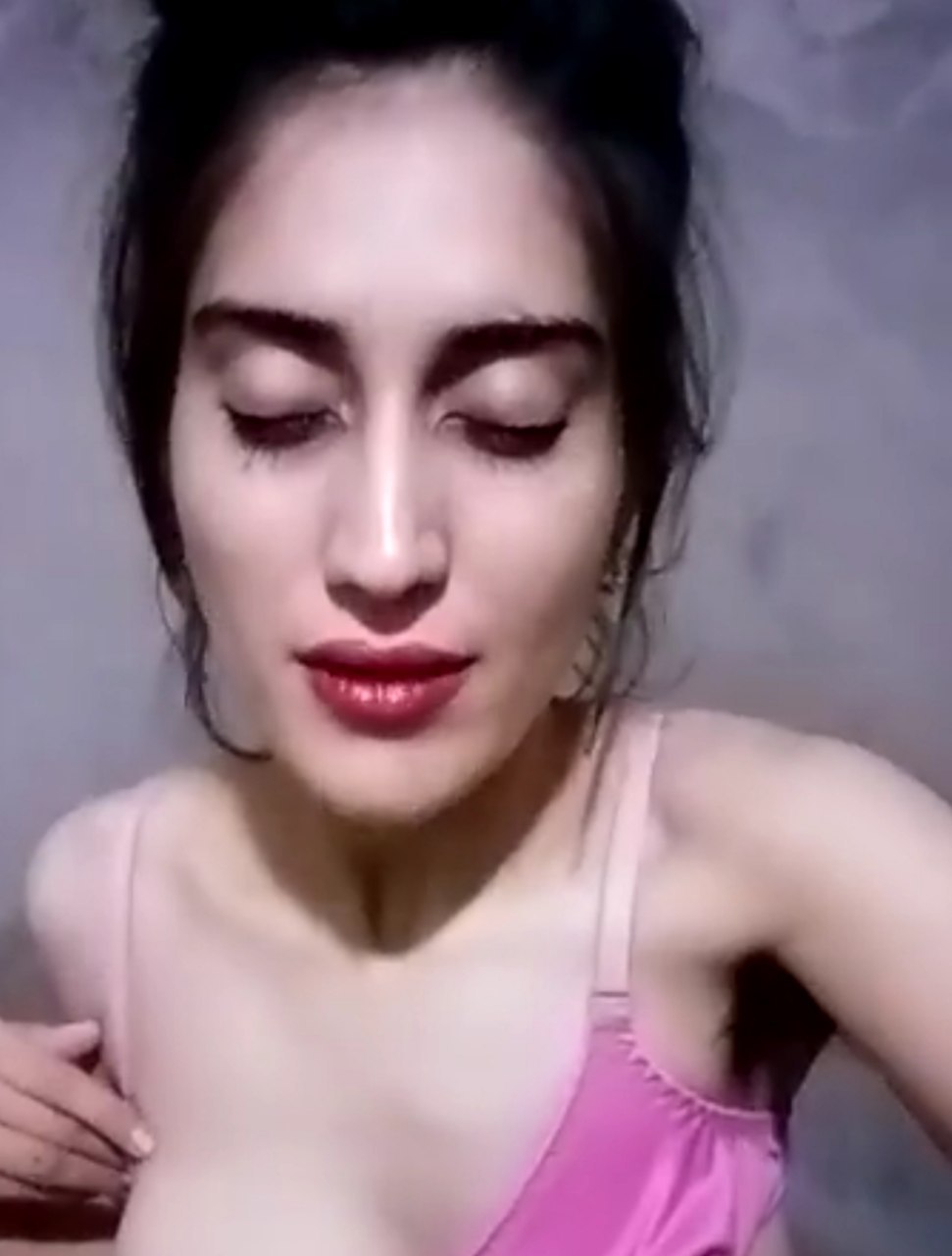 Busty Pakistani Girl