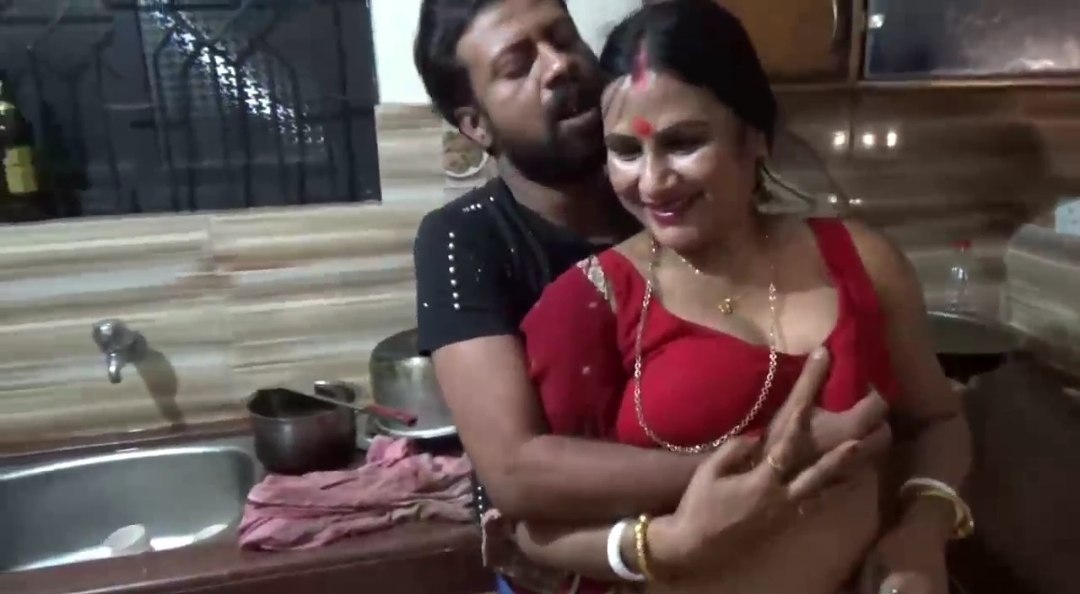 Devar Bhabhi in kitchen 